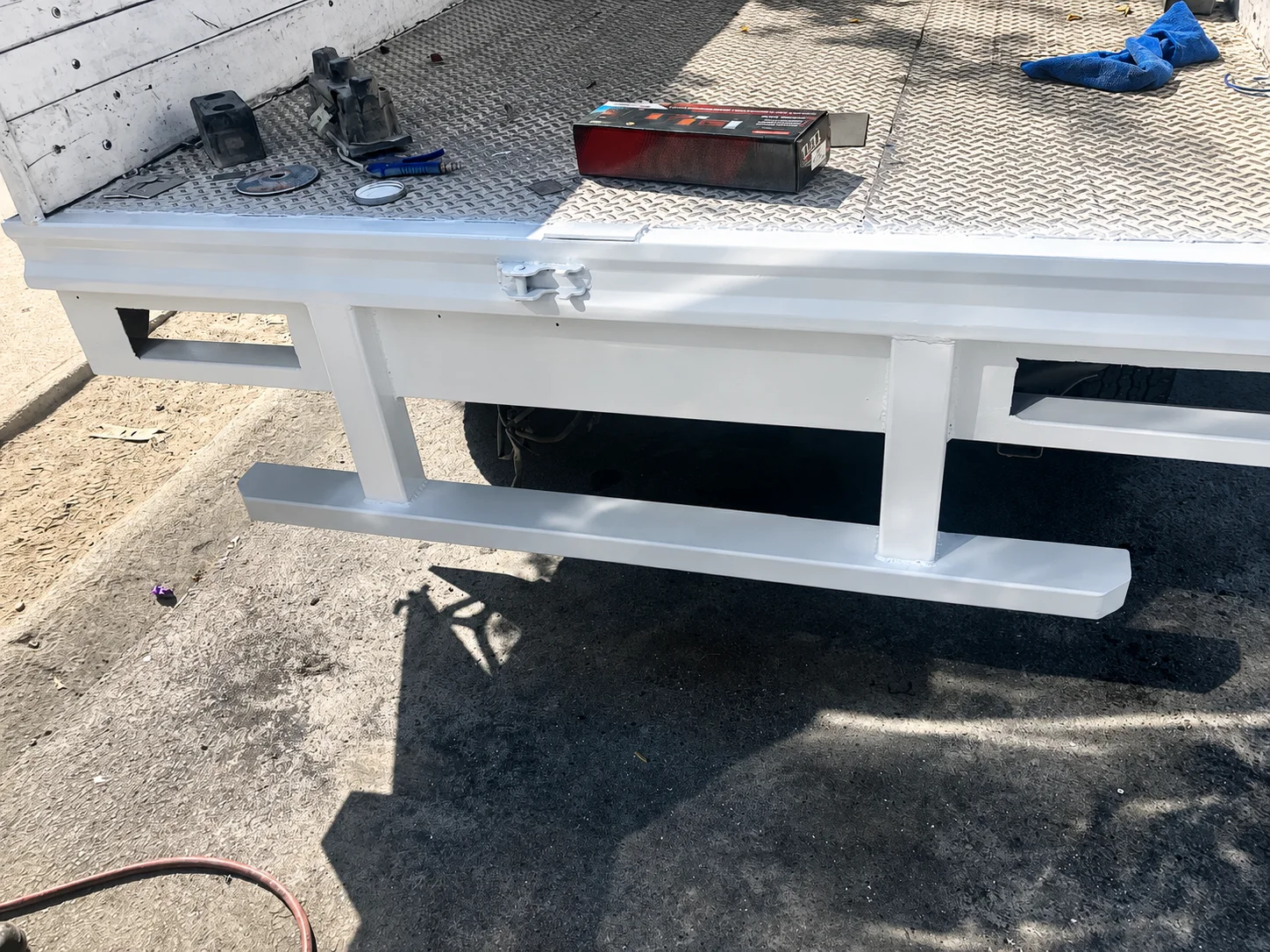 Mantenimiento de redila metálica para camioneta — EMET